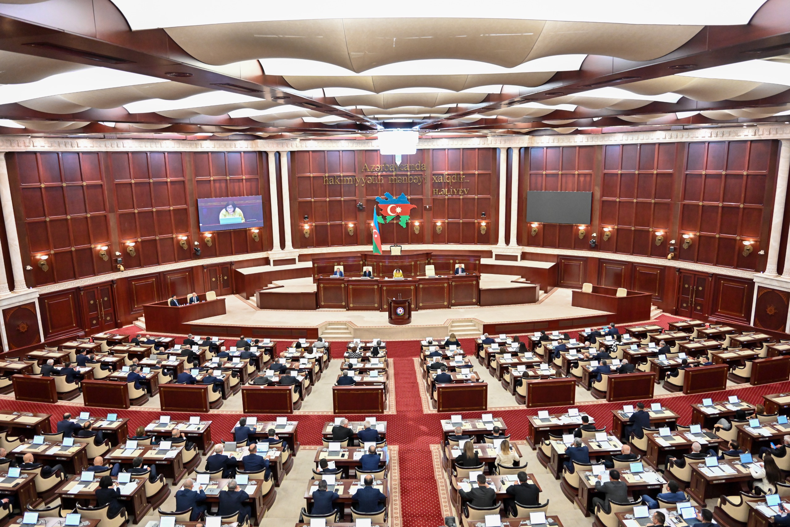 Nazirlər Milli Məclidə: Büdcə müzakirələri davam edir